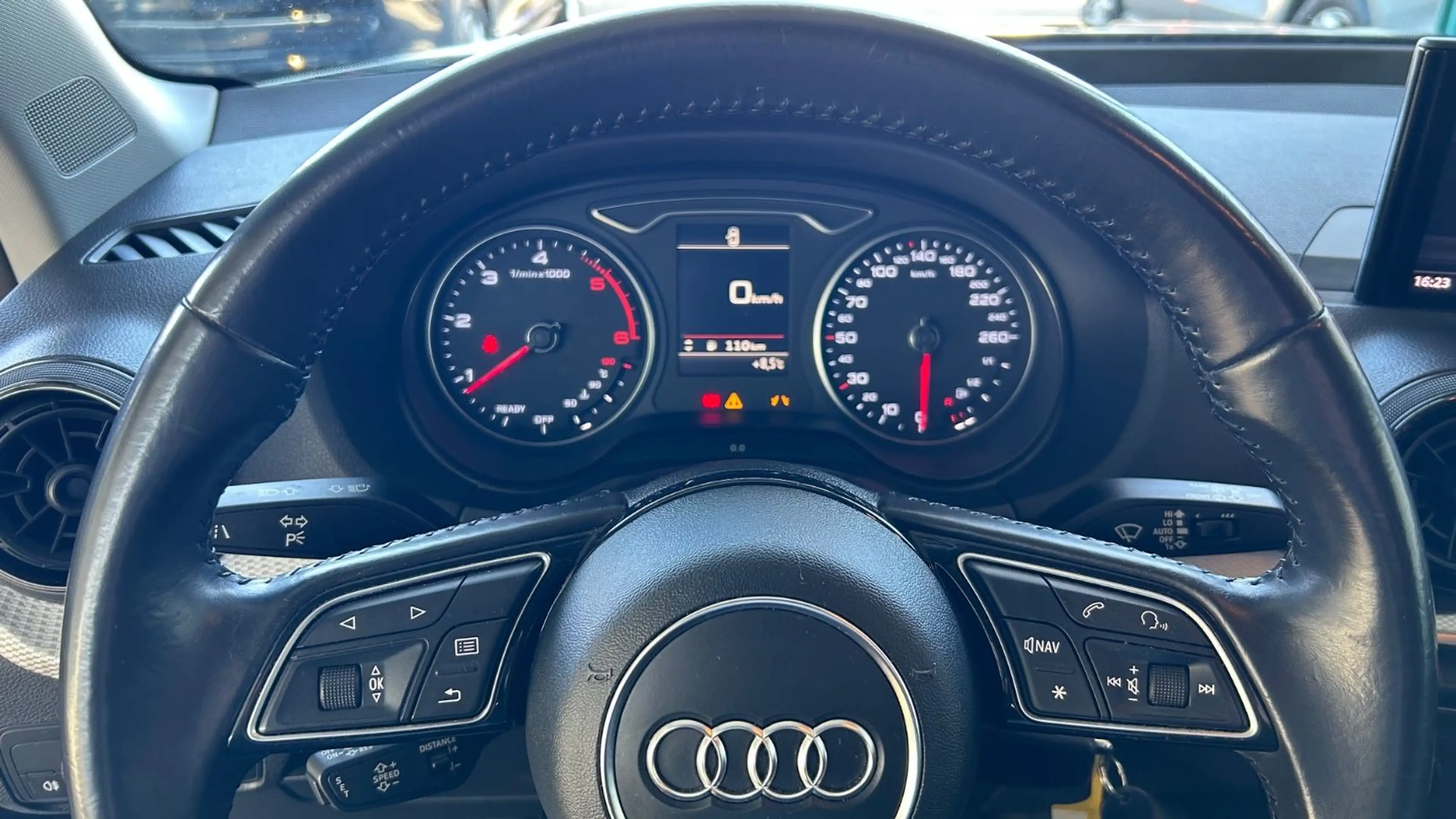 Audi Q2 basis *Tempomat* — photo 15