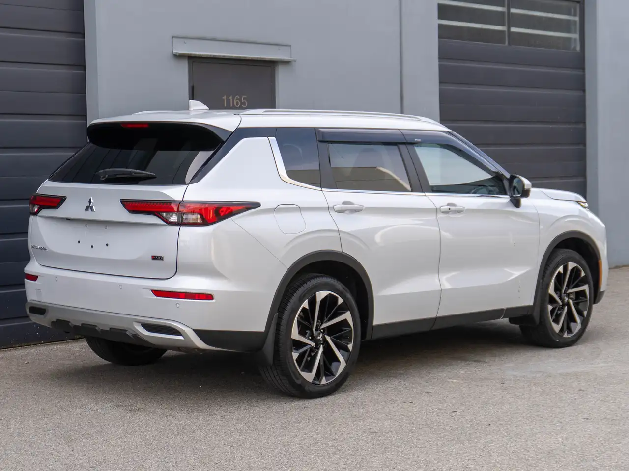 Mitsubishi Outlander снимка Mitsubishi Outlander