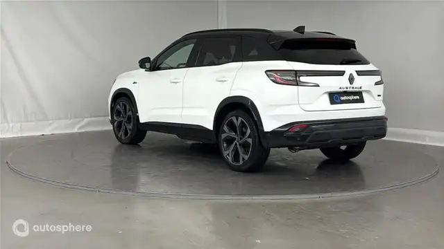 Renault Austral view 8