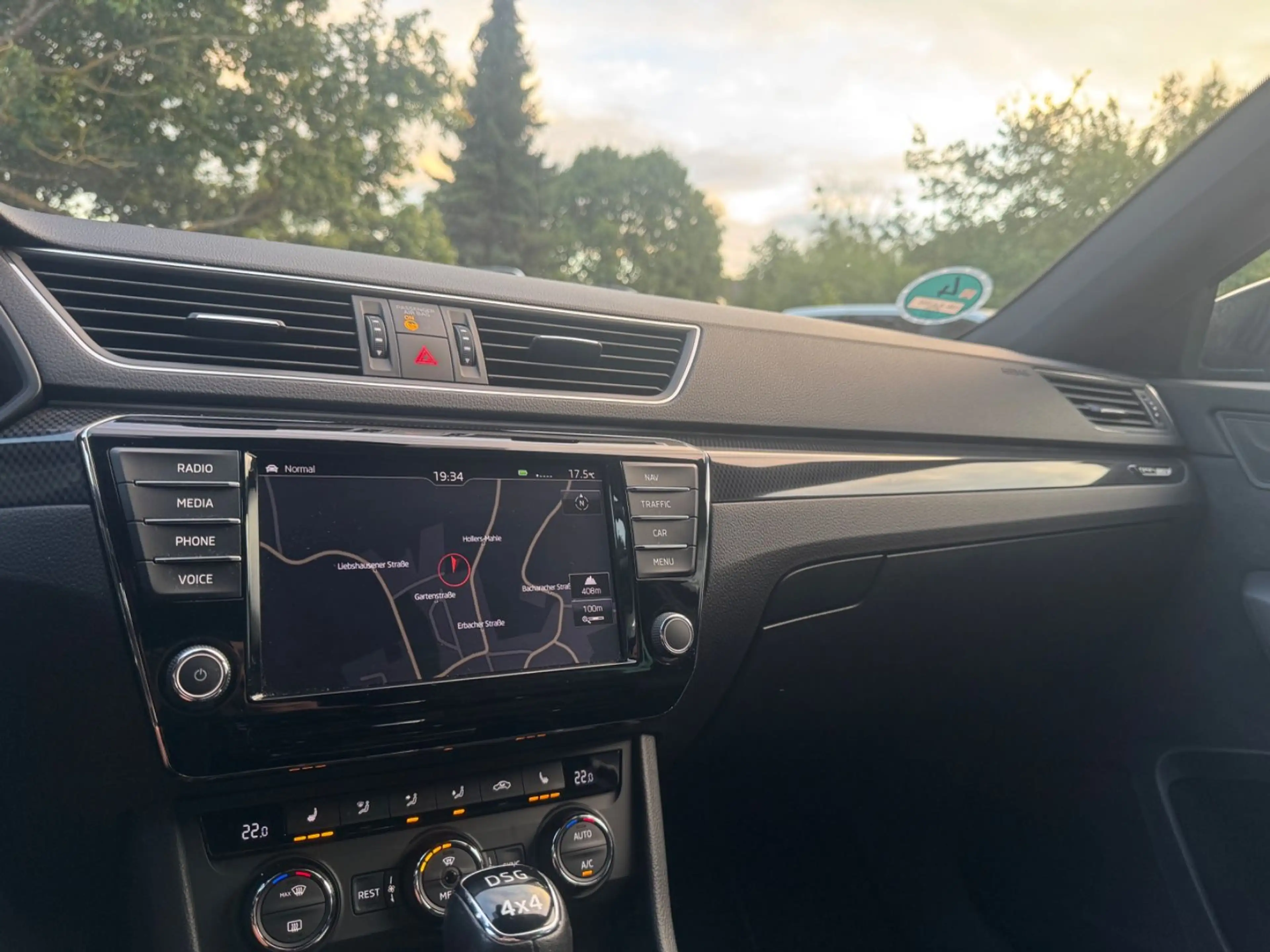 Skoda Superb Combi 2.0 TSI 4x4 Sportline,Ahk,ACC,Cam — photo 14
