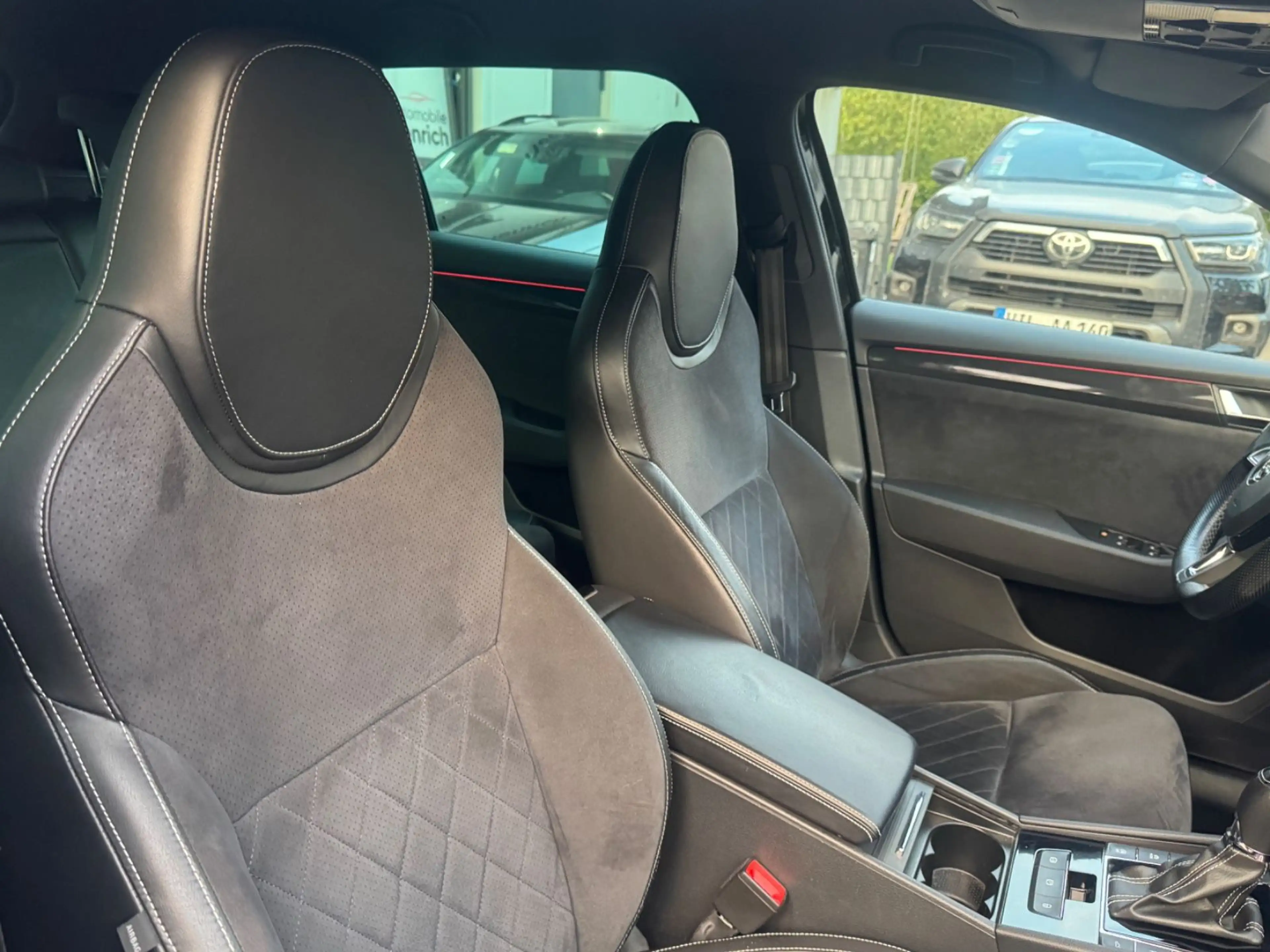 Skoda Superb Combi 2.0 TSI 4x4 Sportline,Ahk,ACC,Cam — photo 11