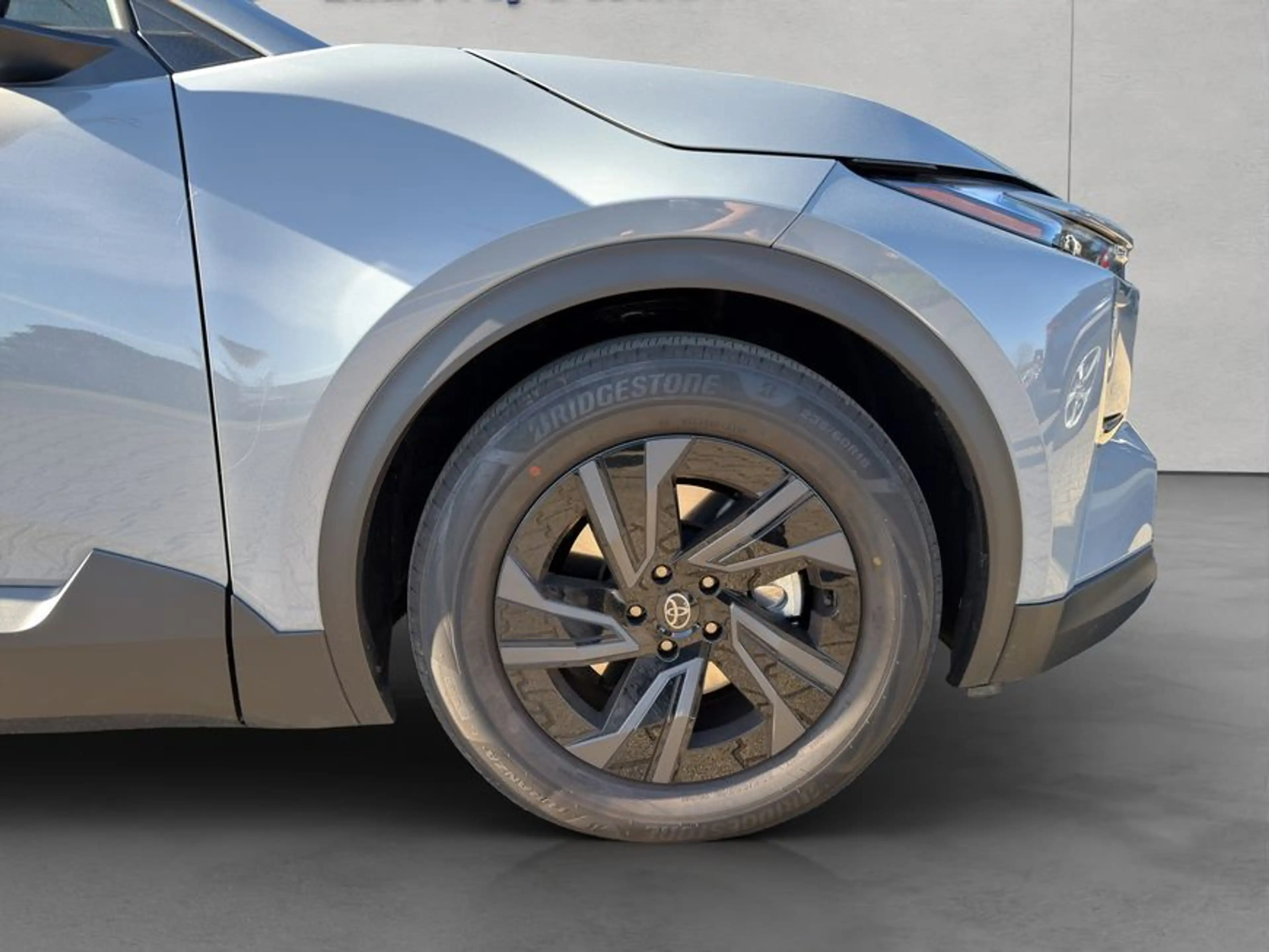 Toyota C-HR+ + Teamplayer — photo 25