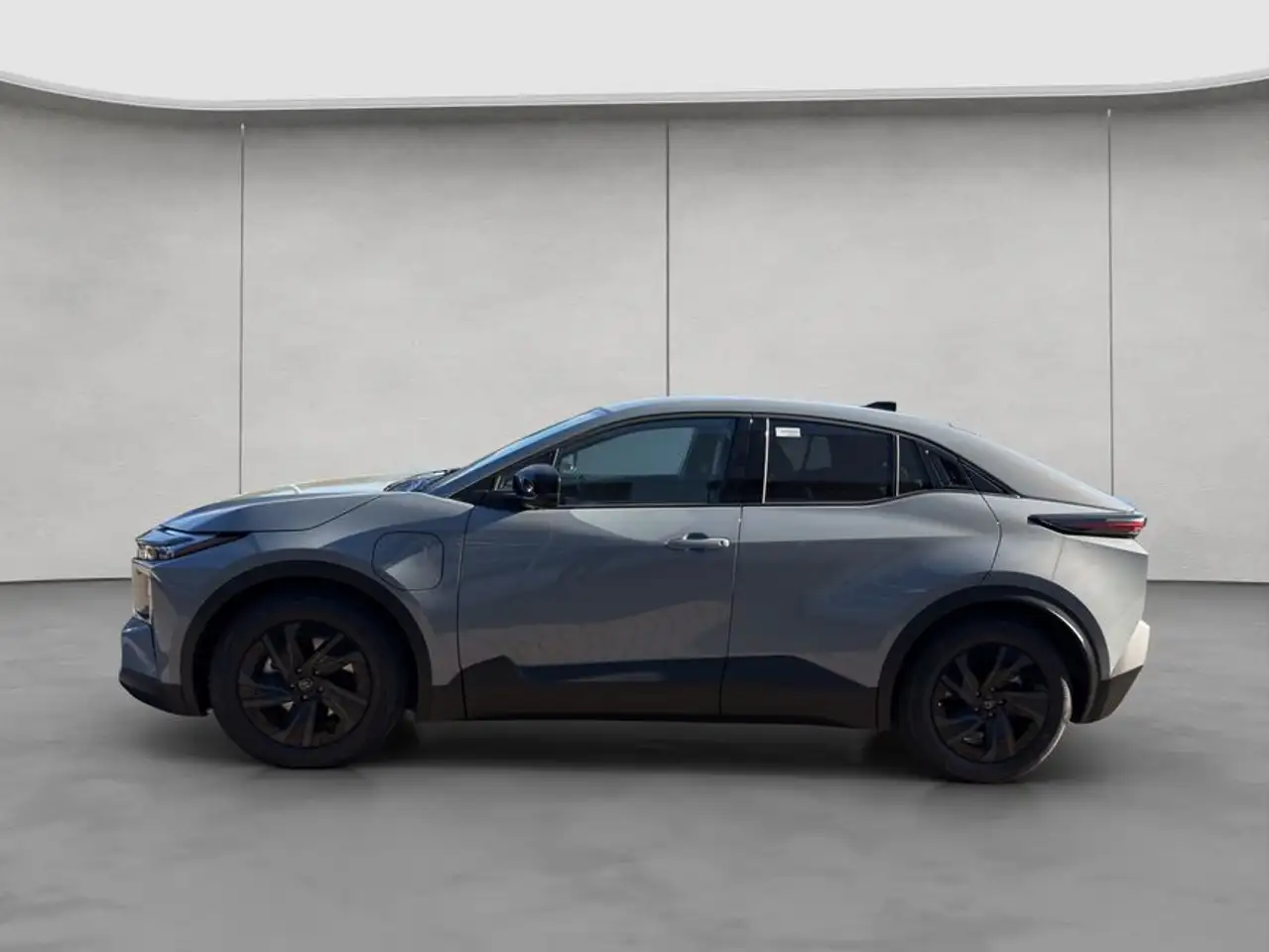 Toyota C-HR+ + Teamplayer 2