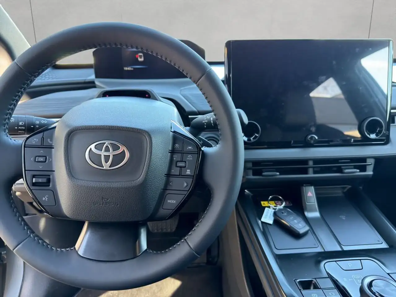 Toyota C-HR+ + Teamplayer 13