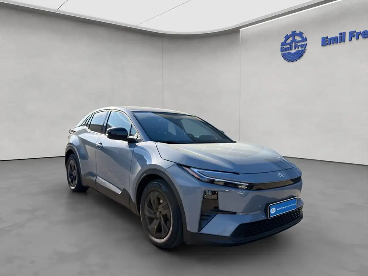 Toyota C-HR+ + Teamplayer 8
