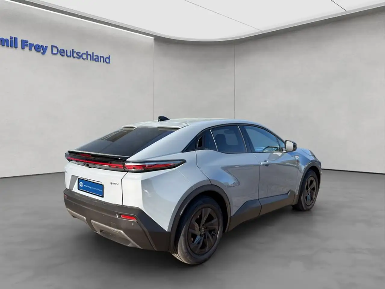 Toyota C-HR+ + Teamplayer 6