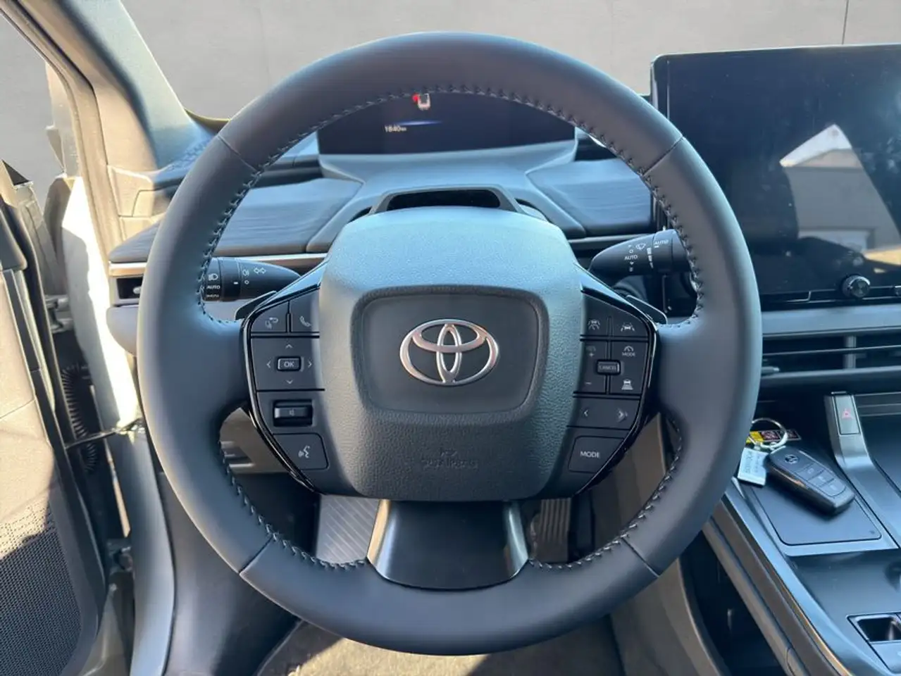 Toyota C-HR+ + Teamplayer 11