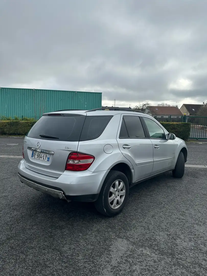 Mercedes-Benz ML 320 CDI Gris - 2