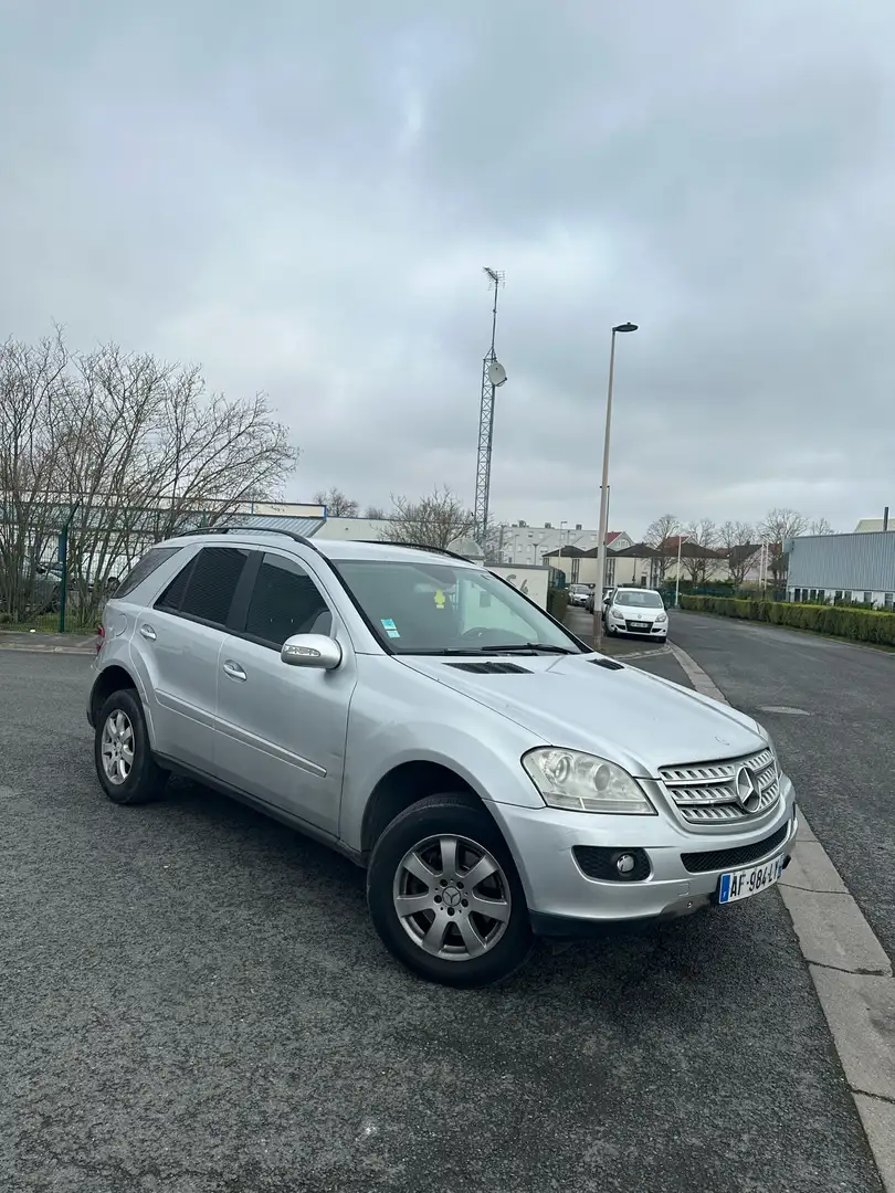 Mercedes-Benz ML 320 CDI Gris - 1