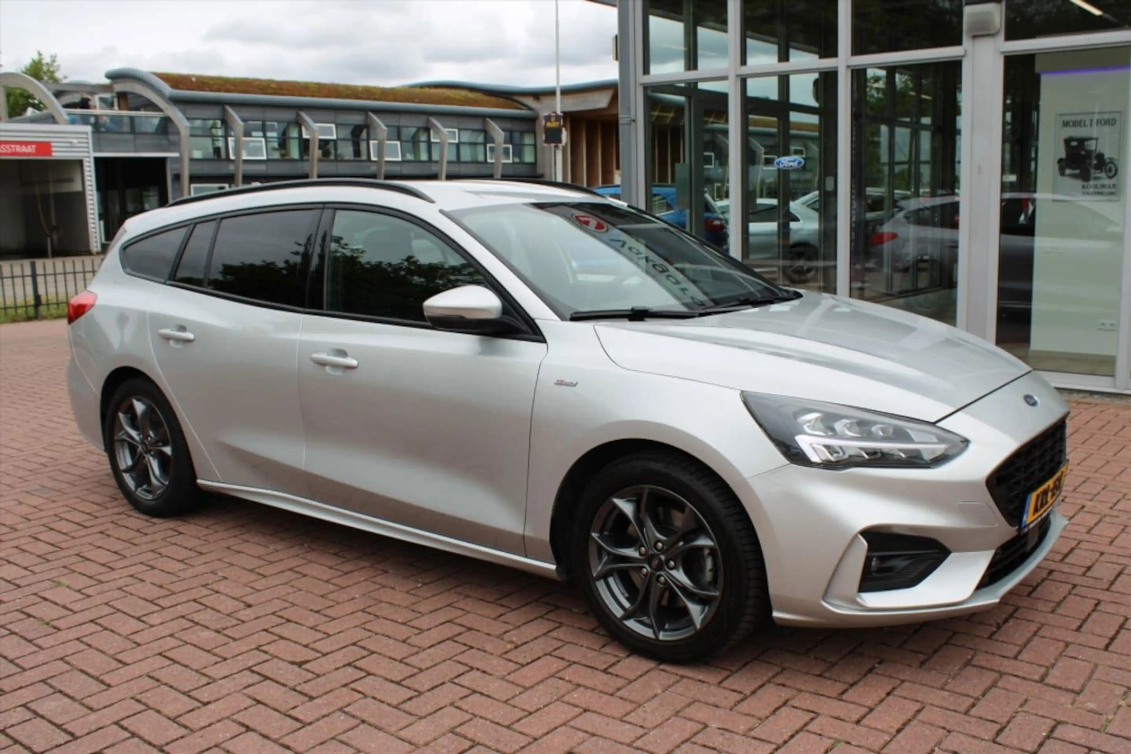 Ford Focus Wagon 1.0 EcoBoost ST Line X Business — photo 5