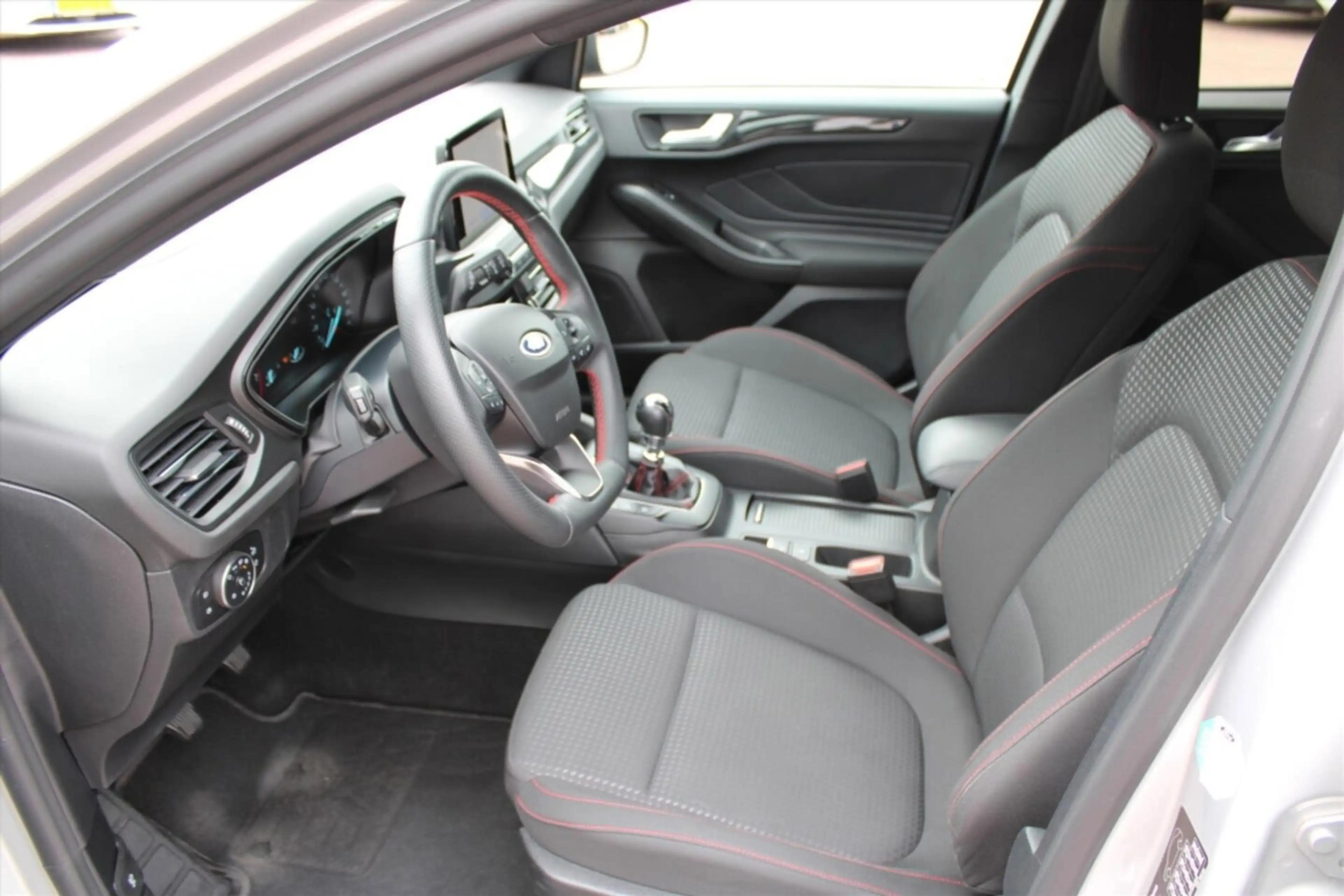 Ford Focus Wagon 1.0 EcoBoost ST Line X Business — photo 8