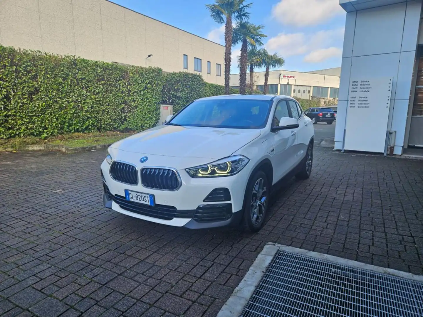 BMW X2 xDrive25e Business-X Bianco - 1