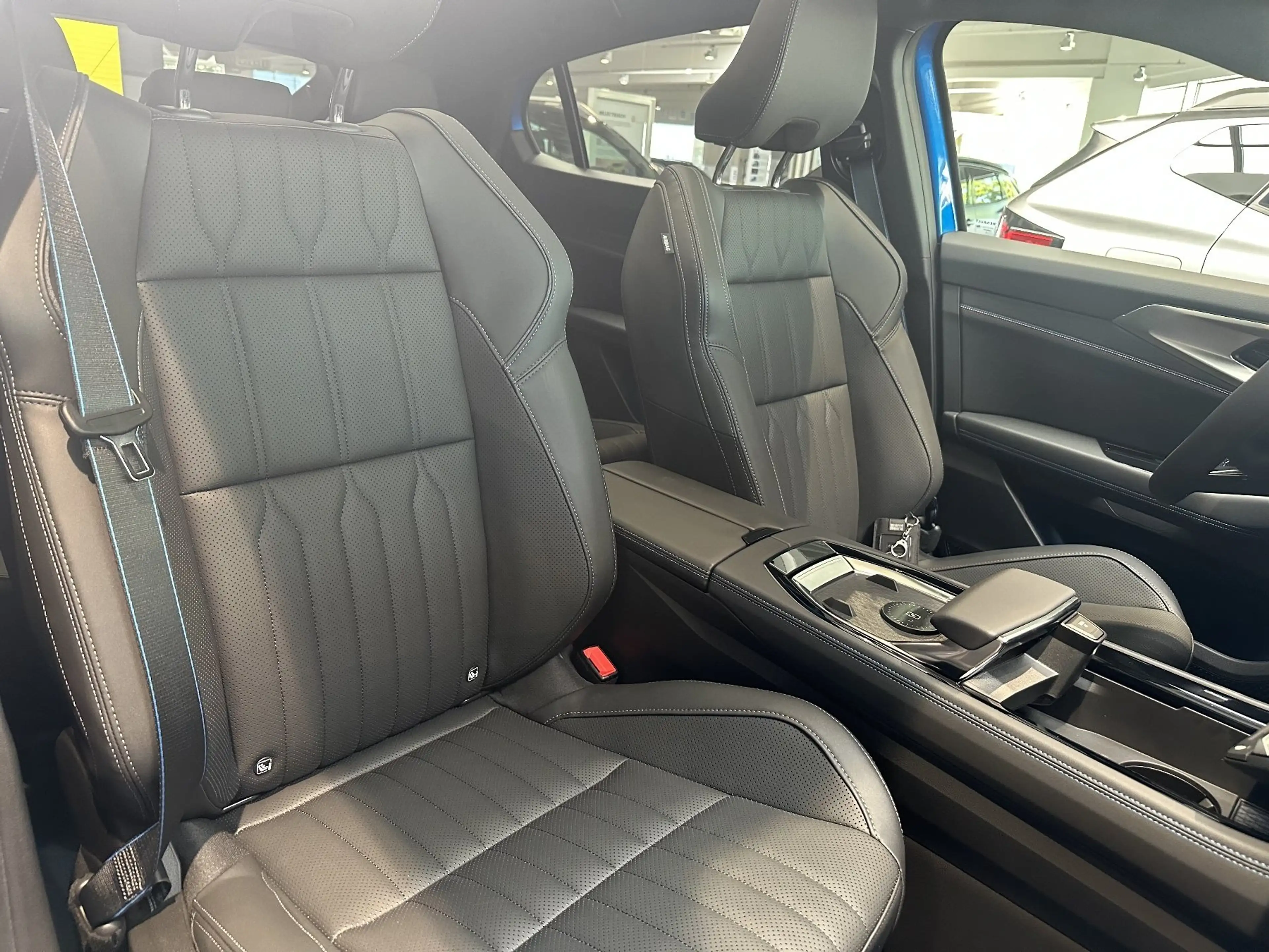 Renault Rafale Hybrid 4x4 300PS Atelier Alpine — photo 12