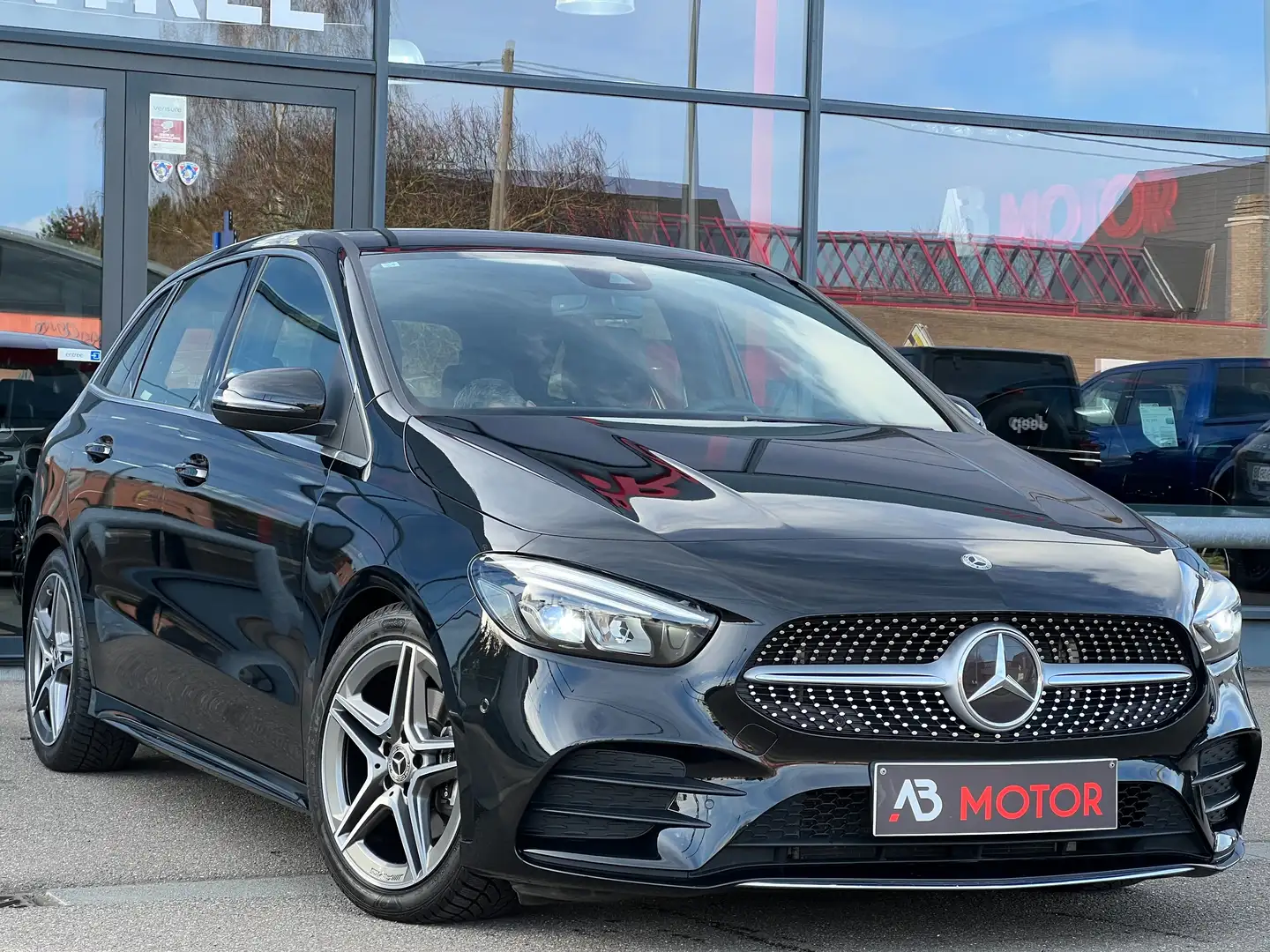 Mercedes-Benz B 180 d Pack AMG Boite Auto Cockpit Camera "26.000KM" Noir - 1