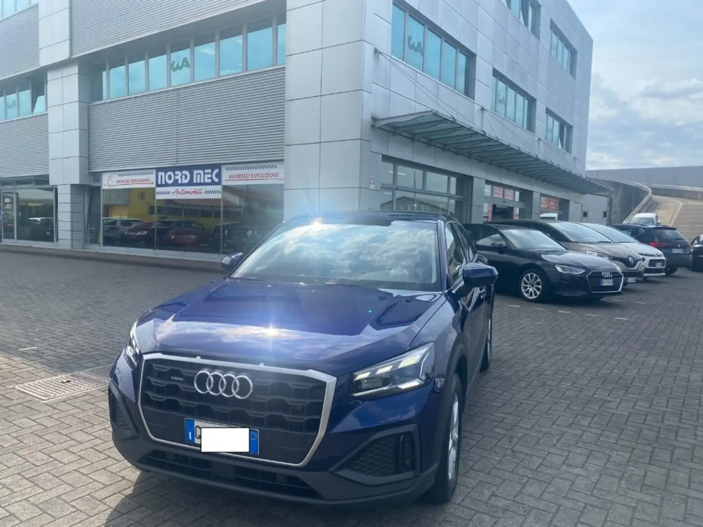 Audi Q2 35 TDI quattro S tronic Business Blu/Azzurro - 2