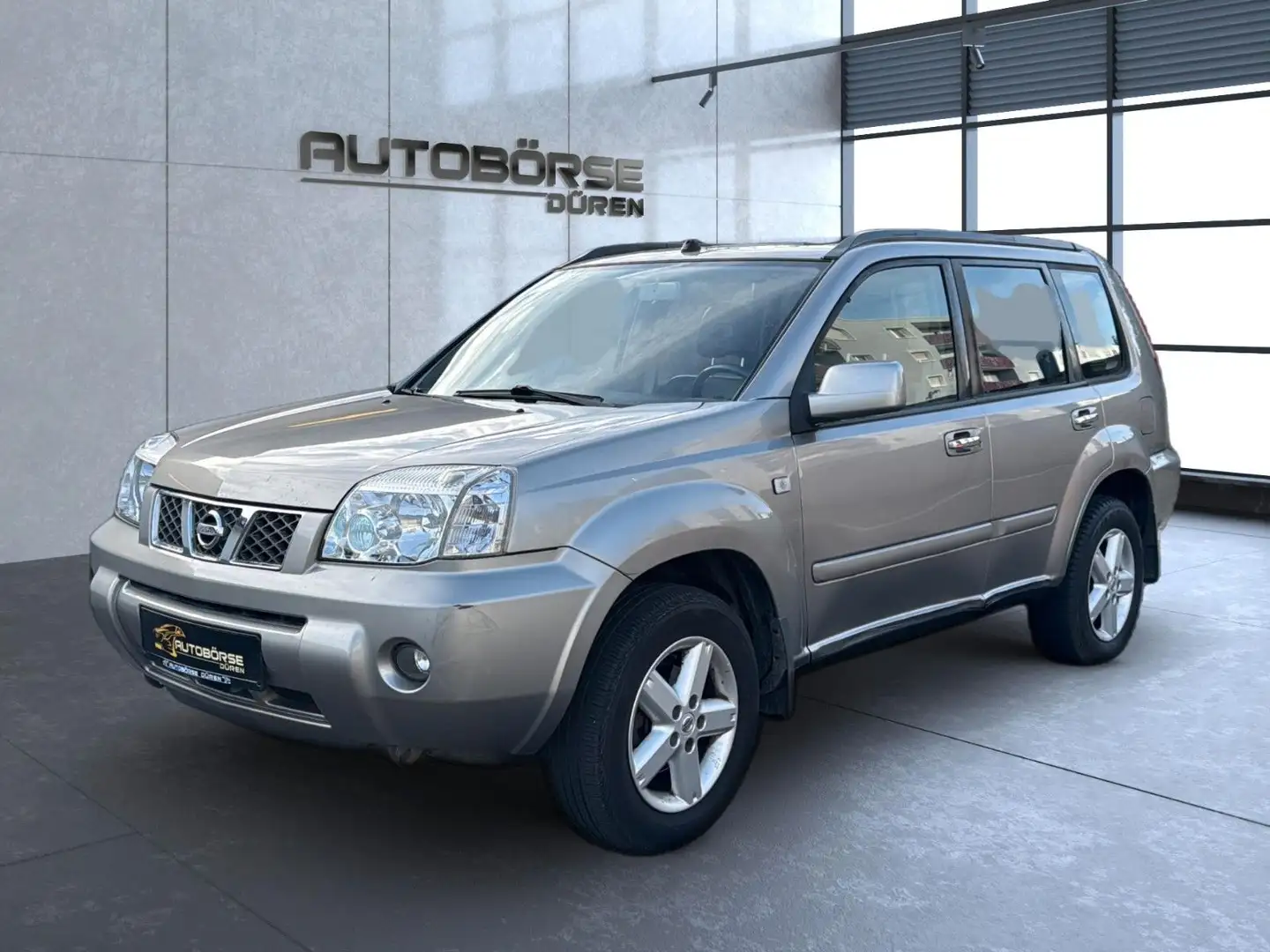 Nissan X-Trail Elegance 4X4/AHK/HU/Service neu Silber - 1
