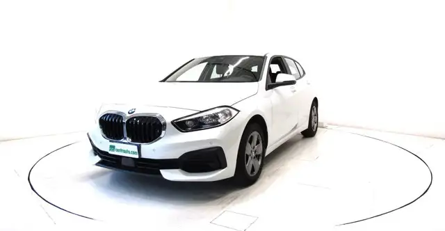 BMW 1 Series view 3