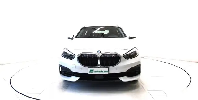 BMW 1 Series view 2