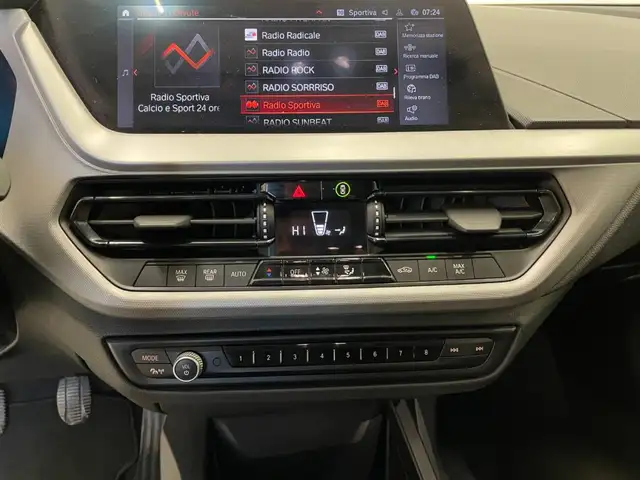 BMW 1 Series view 12