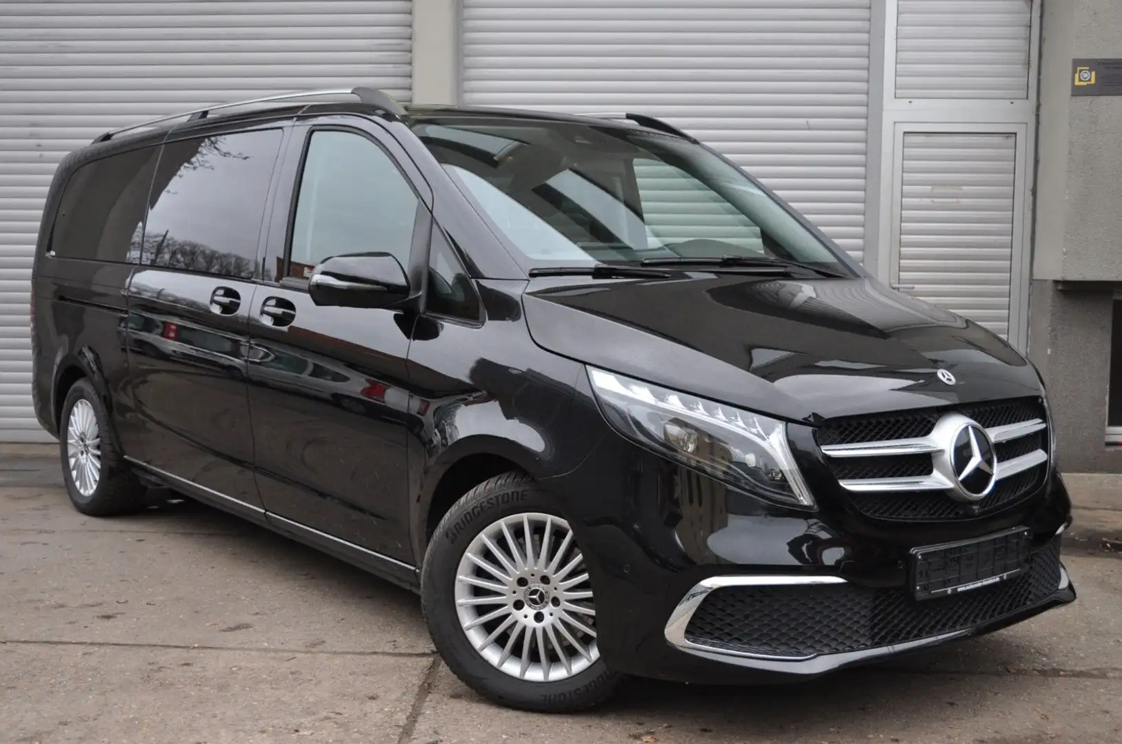 Mercedes-Benz V 300 cdi Avantgarde*Extra Lang 8 Sitzer Leder Schwarz - 2