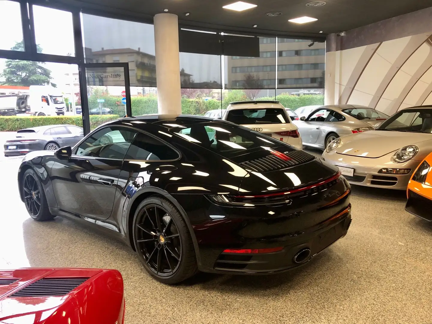 Porsche 992 *Disponibili anno 2022 6000 KM* Schwarz - 2