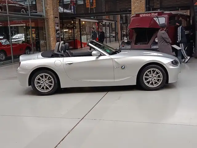 BMW Z4 view 4