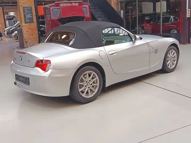 BMW Z4 view 9