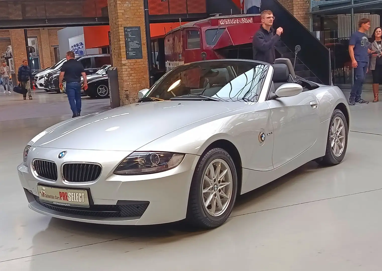 BMW Z4 Roadster 2.0iS - fast wie Jahreswagen! Silber - 1