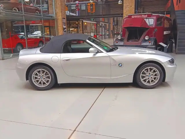 BMW Z4 view 5