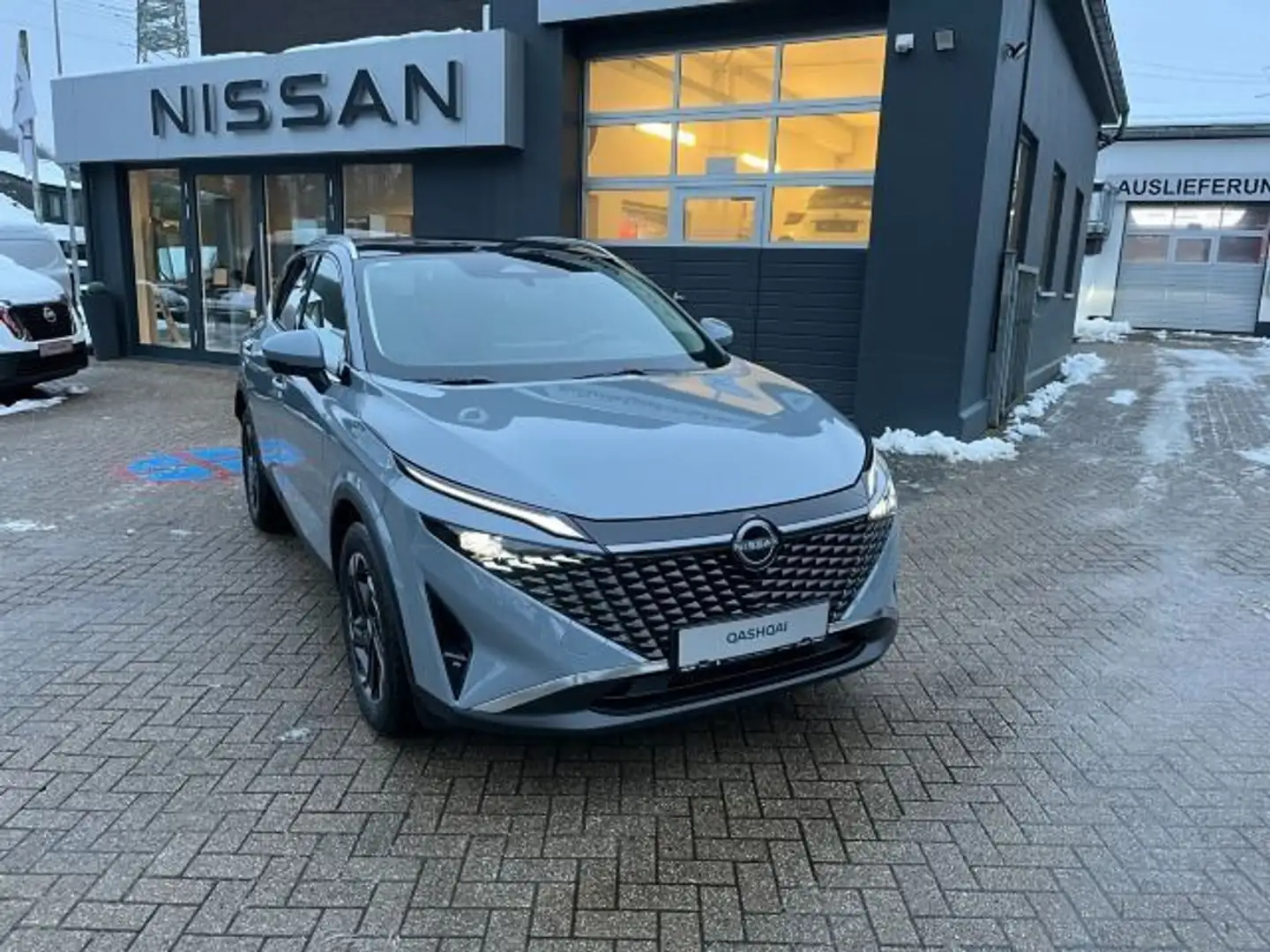Nissan Qashqai 1.3 MHEV N-Connecta PGD Winter Komfort Grau - 2