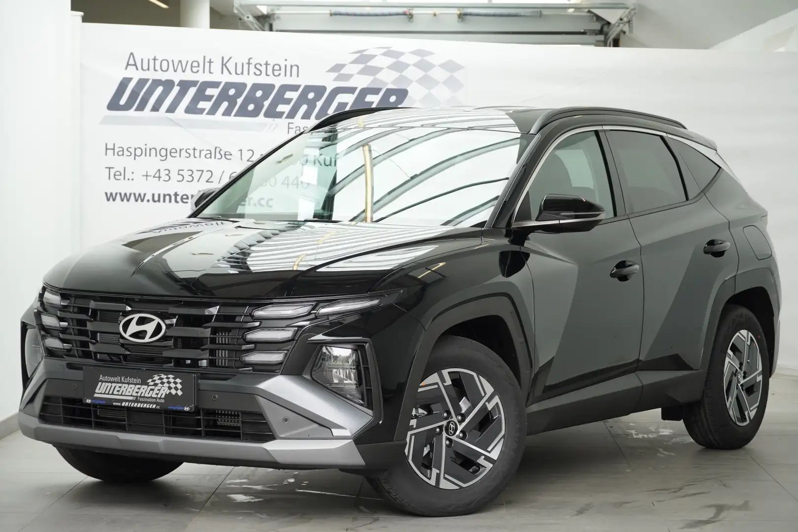 Hyundai TUCSON NX4 Jubile 1,6 T-GDi HEV 2WD AT, abzüglich Superbo Schwarz - 2
