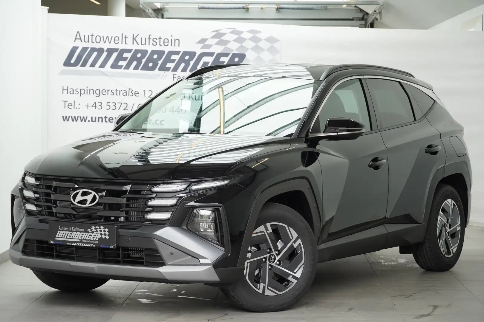 Hyundai TUCSON NX4 Jubile 1,6 T-GDi HEV 2WD AT, abzüglich Superbo Schwarz - 1