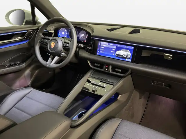 Porsche Macan view 10