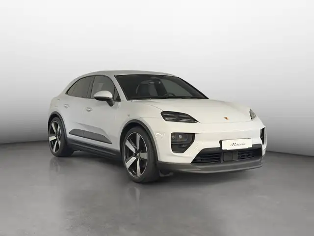 Porsche Macan view 7