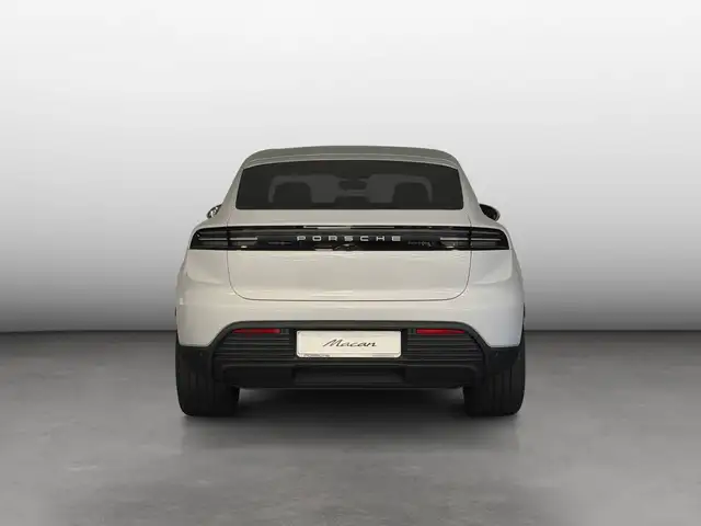 Porsche Macan view 4