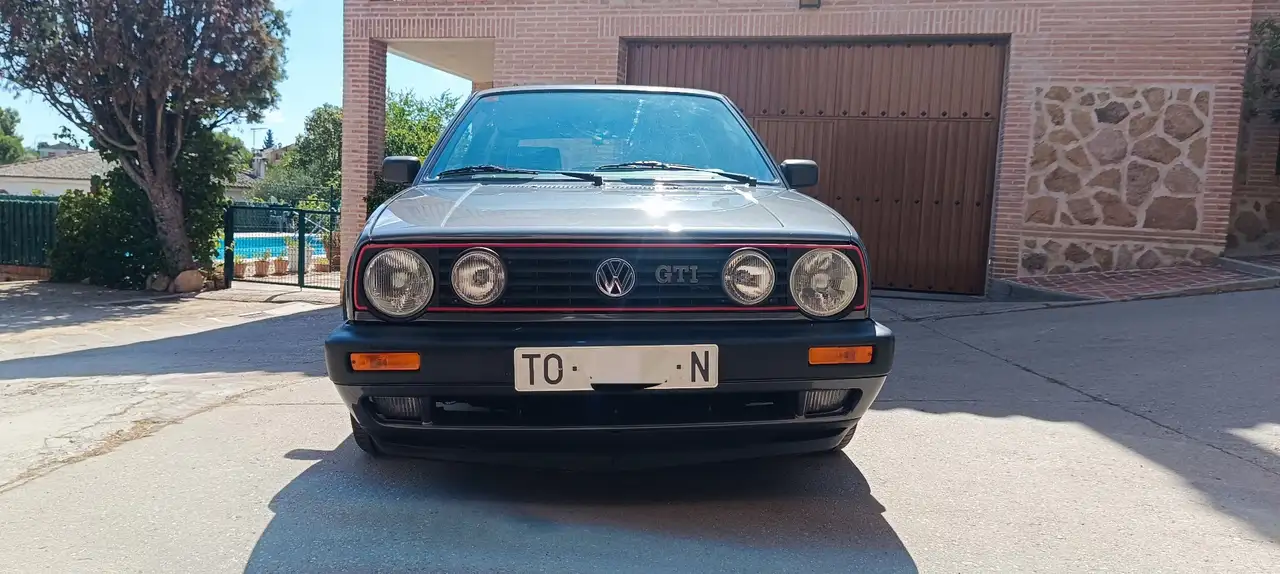 Volkswagen Golf GTI 1.8 110, foto 1