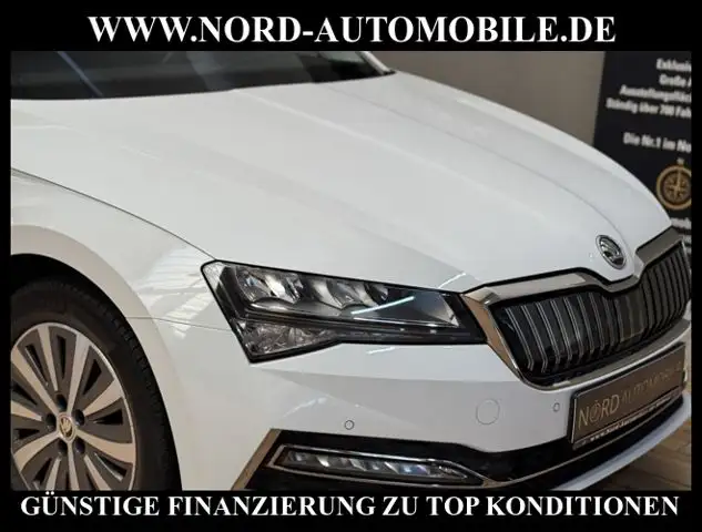 Skoda Superb view 15