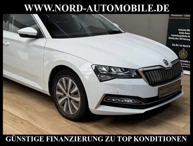 Skoda Superb view 13