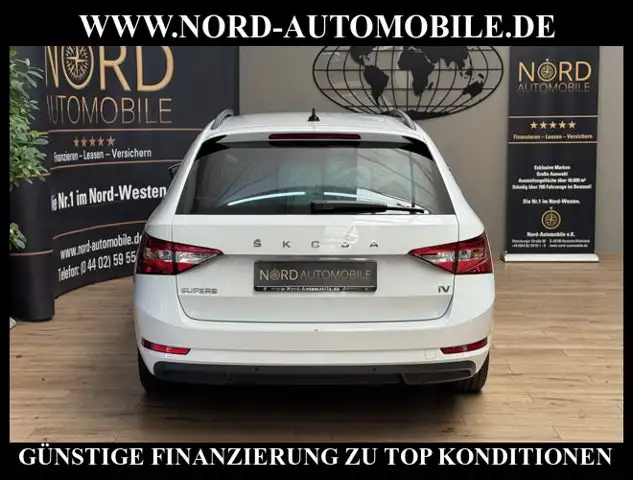 Skoda Superb view 11