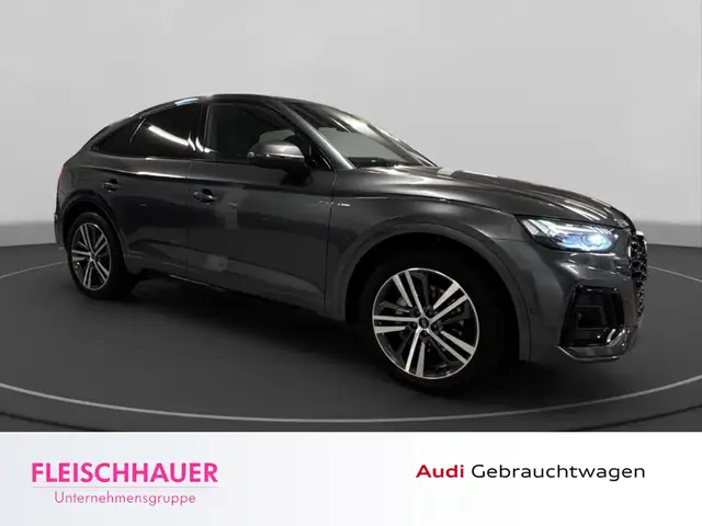 Audi Q5 view 9