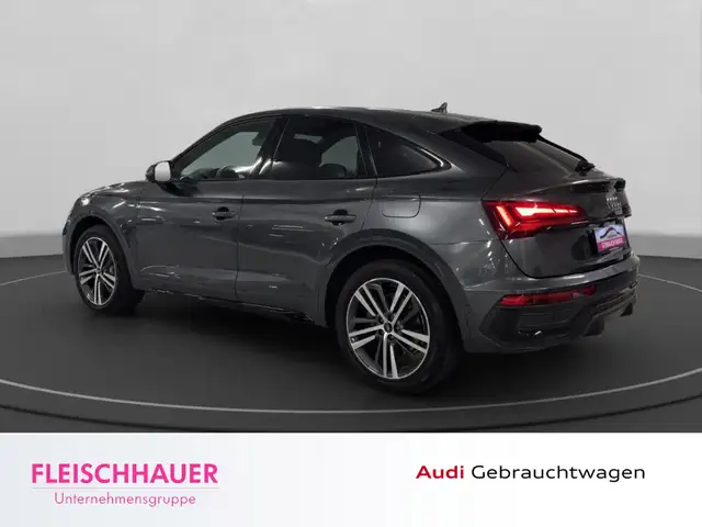 Audi Q5 view 5