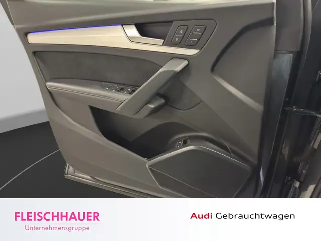 Audi Q5 view 13