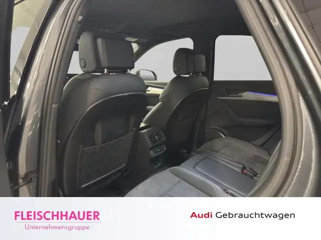 Audi Q5 view 14