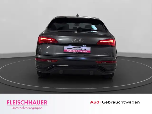 Audi Q5 view 6