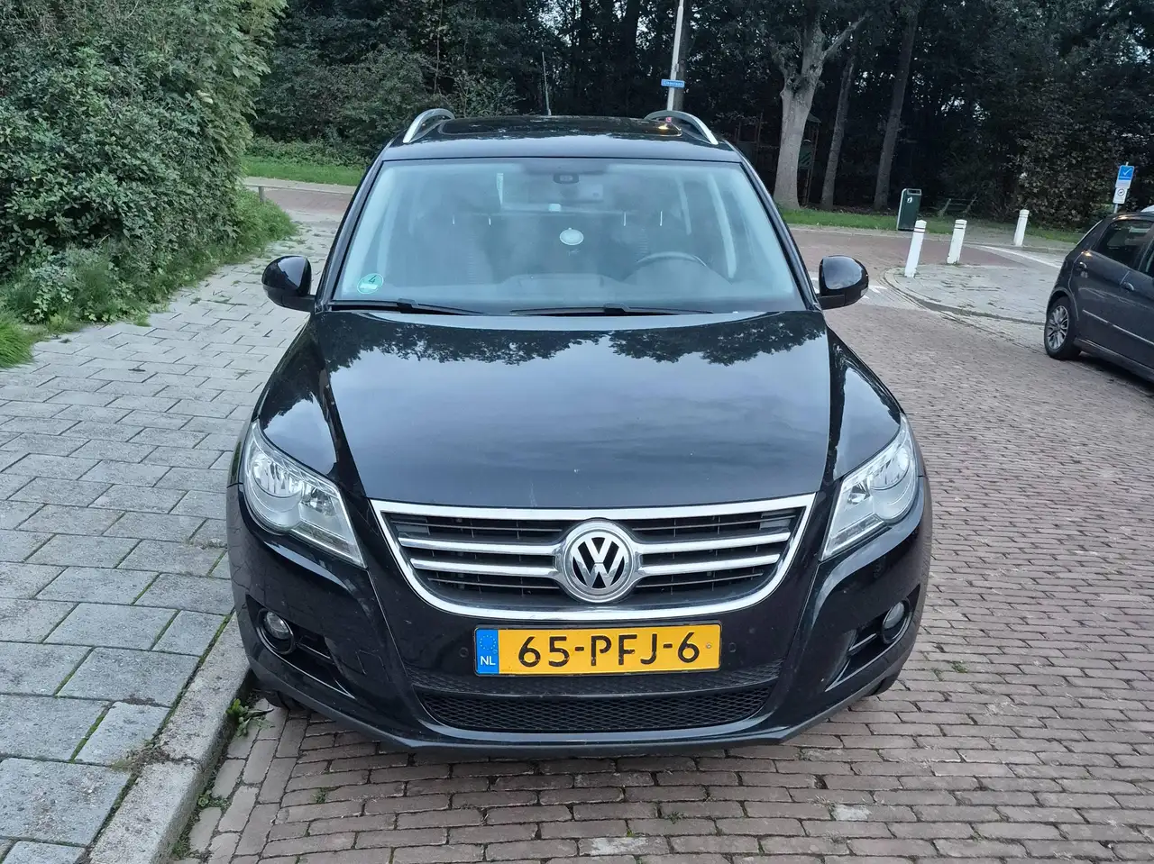 Volkswagen Tiguan Tiguan 1.4 TSI Sport — photo 1 of 20