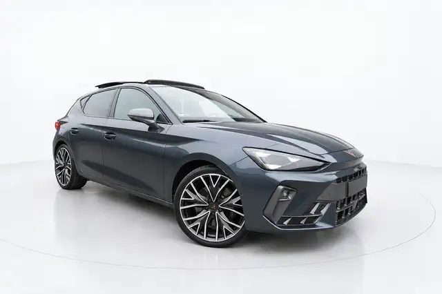 Cupra Leon view 3