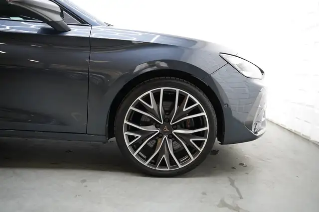 Cupra Leon view 10