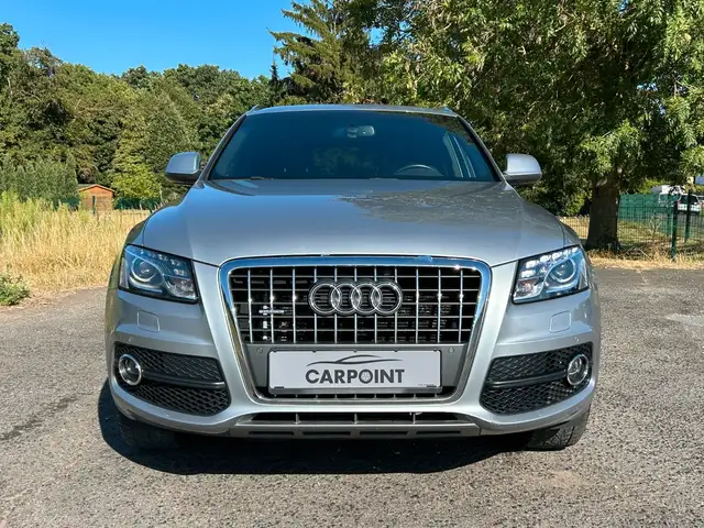 Audi Q5 view 8