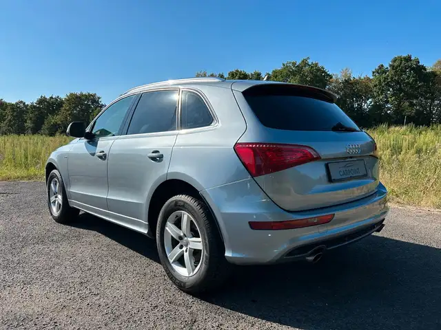 Audi Q5 view 3