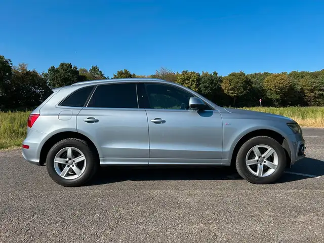 Audi Q5 view 6